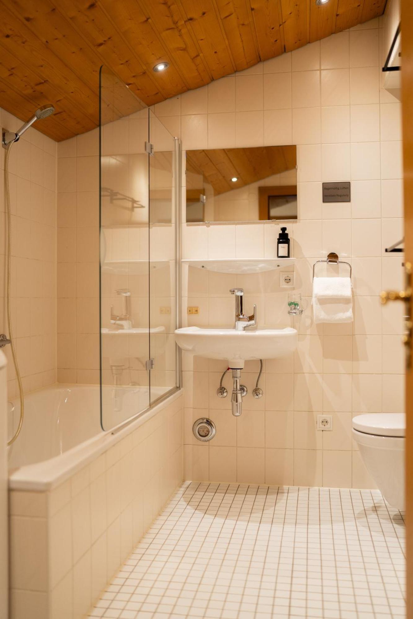 Homy Alpine Deluxe Chalet In St Anton Im Montafon سانكت أنتون إم مونتافون المظهر الخارجي الصورة